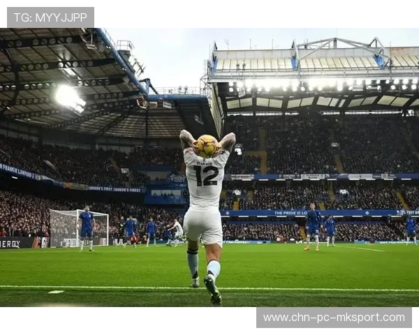 利物浦角球套路再现致命头球,英超绝妙战术诠释顶级足球智慧 利物浦角球套路再现致命头球,英超绝妙战术诠释顶级足球智慧