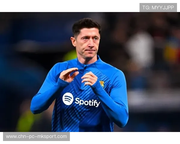 莱万门前捅射得手，巴萨拿下关键三分