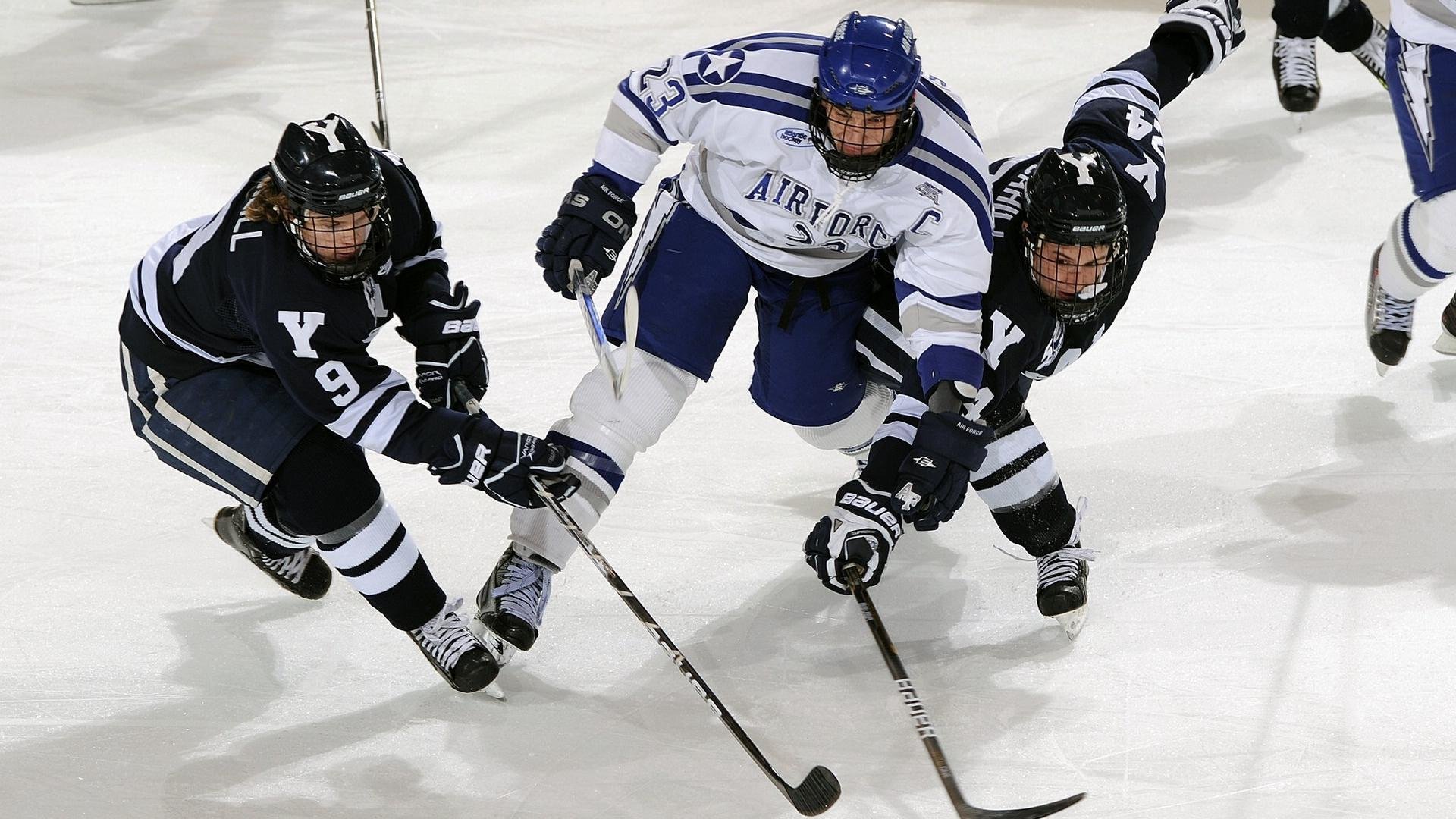 巴雷特：全黑队的进攻引擎，凭借精准传球和快速反击带领球队破敌