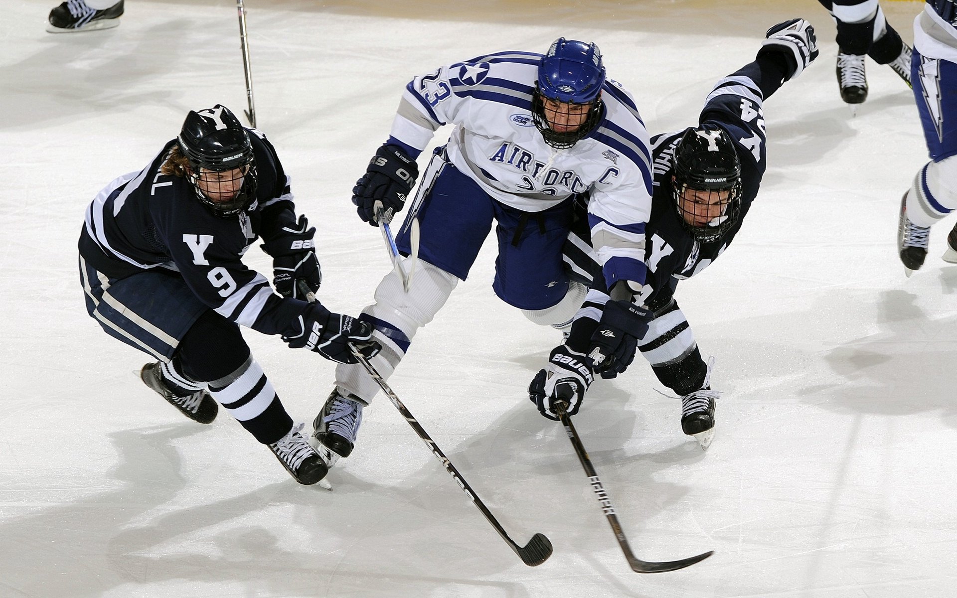 数据分析部门介入战术准备用科技赋能教练决策